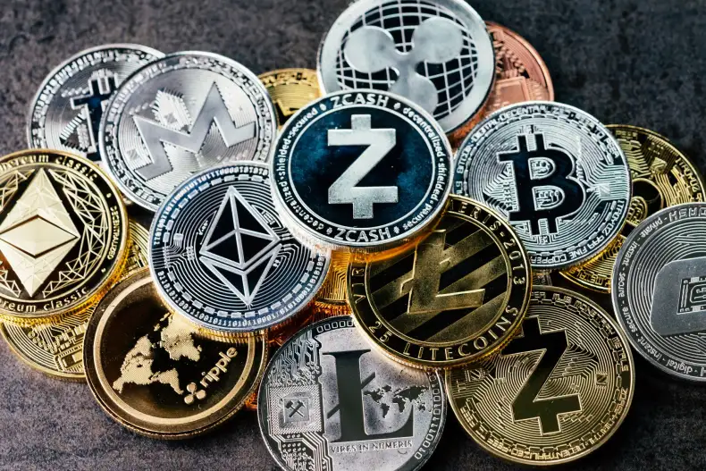 Cómo funcionan las tarjetas de débito de criptomonedas: explicado por Credits